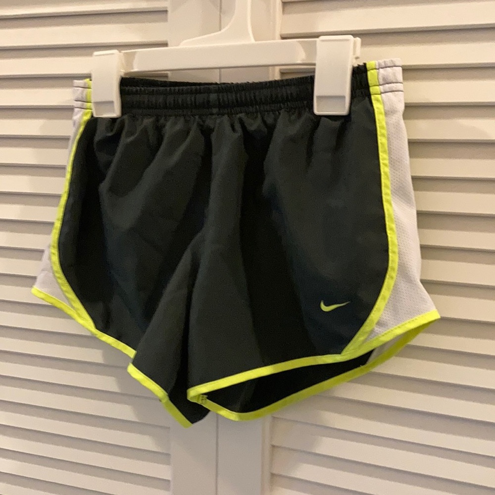 Nike Girls DriFit Tempo Shorts